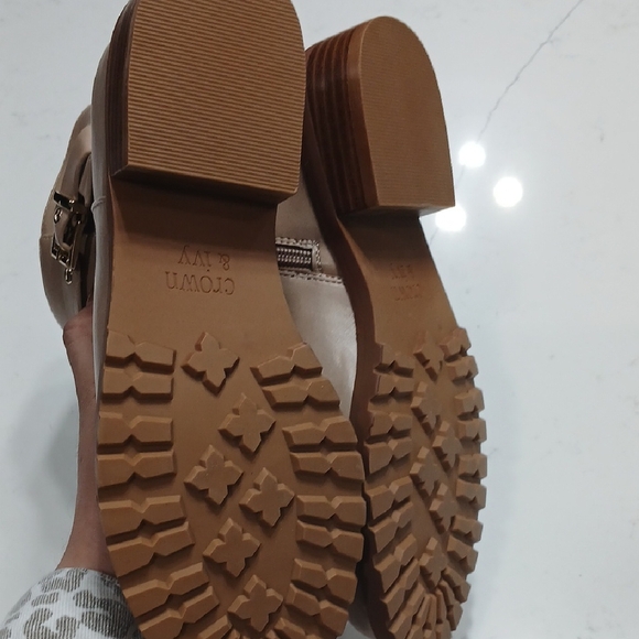 Women's Tan Ankle Boots, Crown & Ivy, New With Out Tags Or Box, Sz 8.5 - Picture 6 of 8